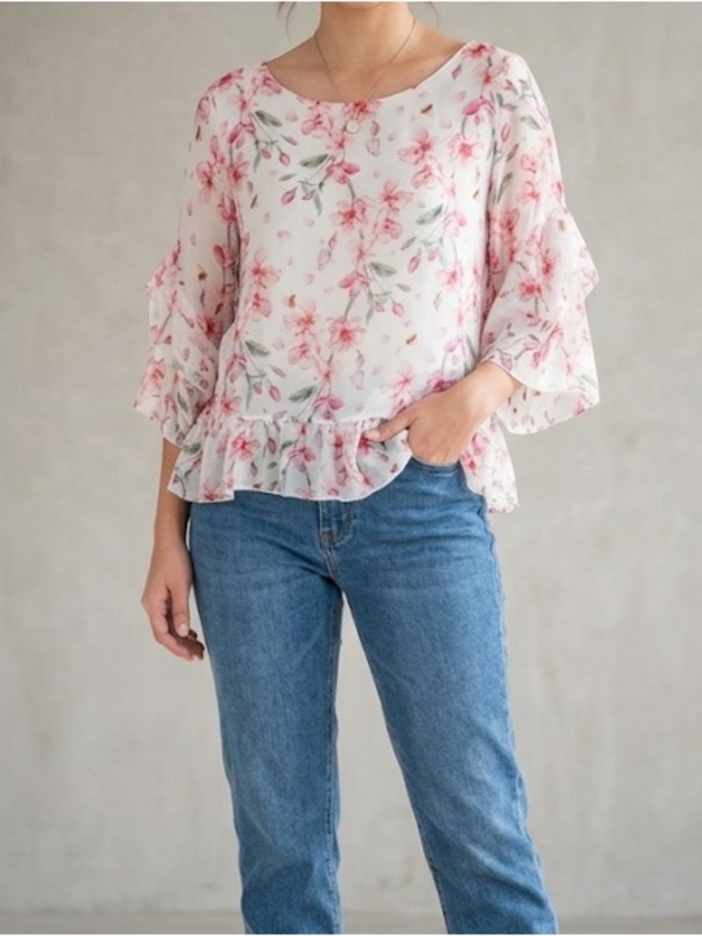 Viola Borghi Silk Blouse Ruffle Hem Top Floral Size Small Made in Italy